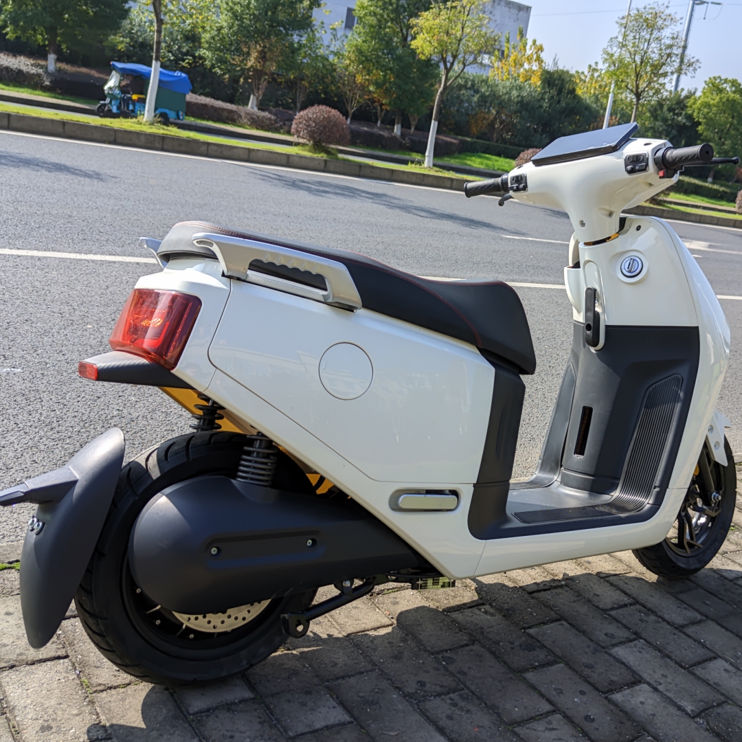 GaeaCycle XL02 Electric Mopeds Scooter 75 km/h with Keyless Start 72v60ah 180km Long Range
